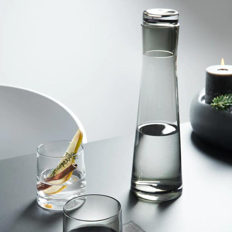 Glaskaraffe Lina von ASA Selection aus klarem Glas, stilvolles Design für Getränke wie Wasser, Saft oder Wein in shadow
