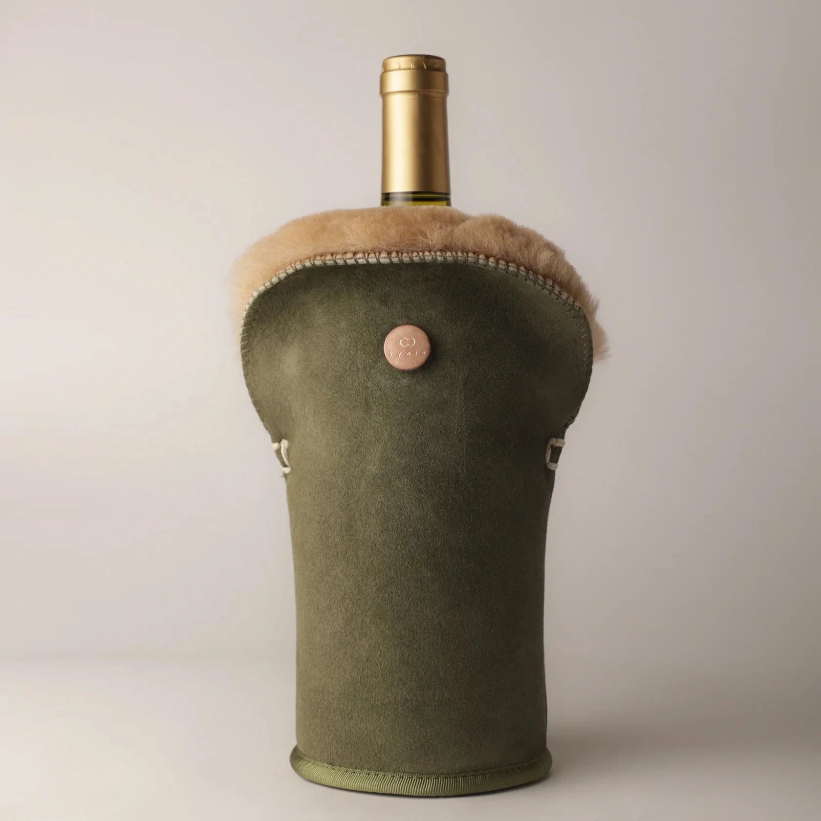 Schafsfell-Flaschenkühler "Amsterdam" - Tulip Olive Wildleder