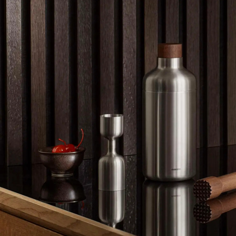 eva trio Liquid Lounge Cocktail-Messbecher, Detailansicht Maßeinheiten