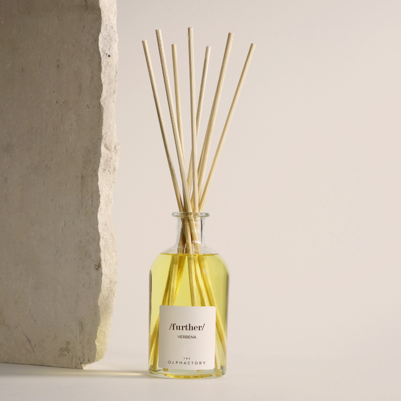 Diffuser "FURTHER" Verbena von The Olphactory – minimalistisches Glasdesign, ideal für Wohnraum, Küche oder Bad