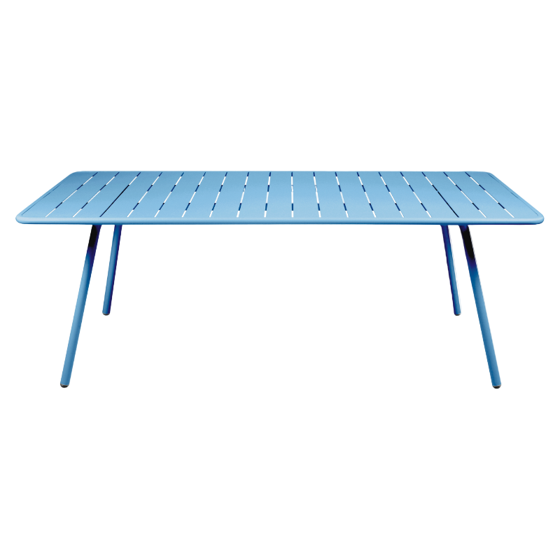 Fermob Luxembourg großer Gartentisch in Mayablau Farbe – eleganter Esstisch aus Aluminium für bis zu 8 Personen, wetterfest und ideal für moderne Outdoor-Bereiche