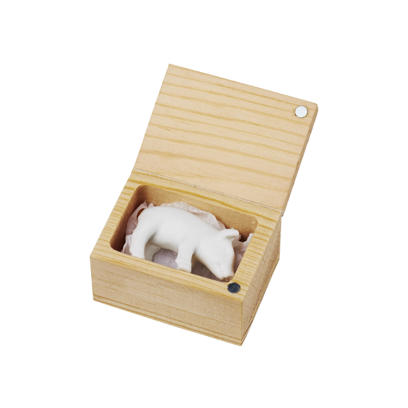 Glücksbringer Geschenkbox - Porzellanfiguren im Pinienholzkästchen