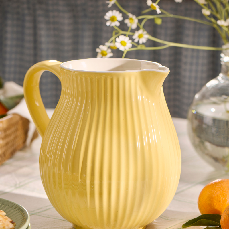 Kanne mit 2L - Limonade