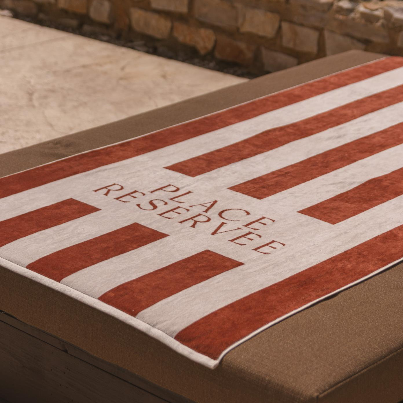 Strandhandtuch "PLACE RESERVEE" - 100x200cm