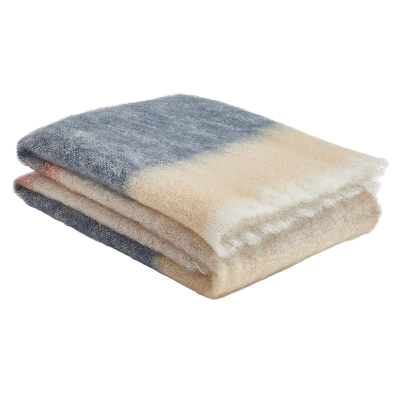 Mohair Dreams Decke Hellblau Taupe Apricot Gefaltet