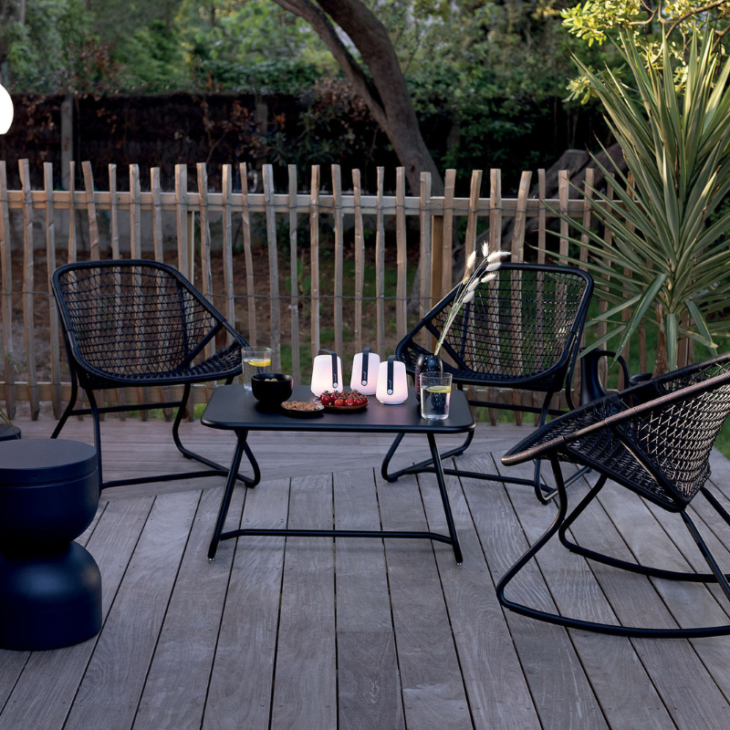 Niedriger Tisch "Sixties"