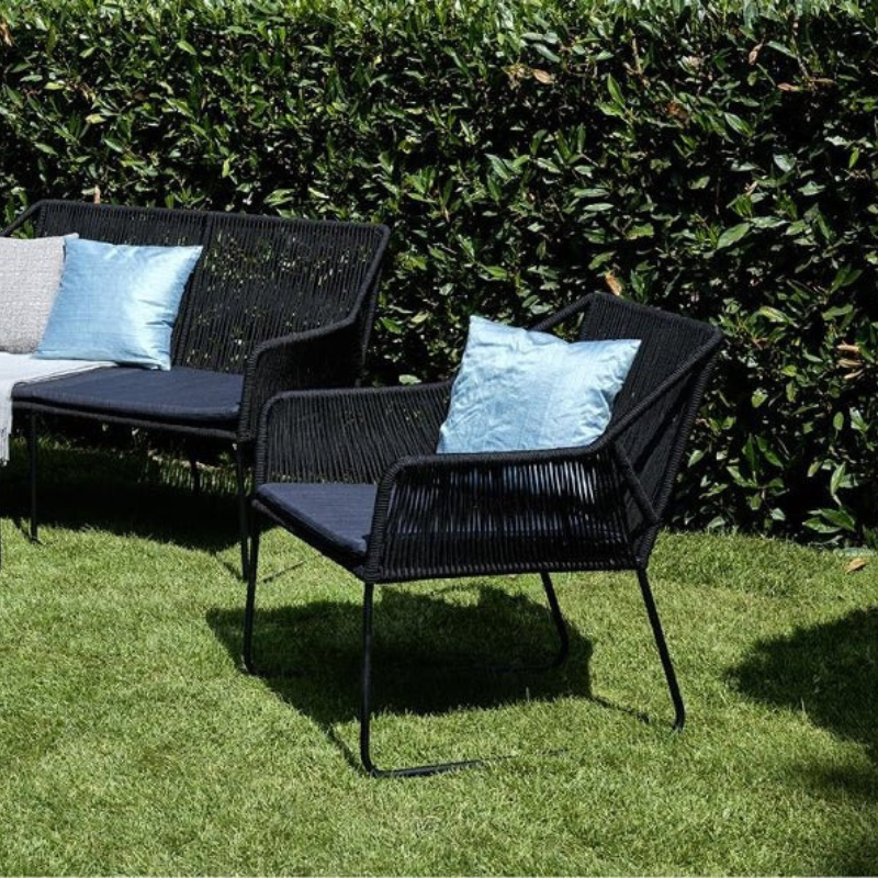 Lambert Amaya In Outdoor Lounger Schwarz im Garten