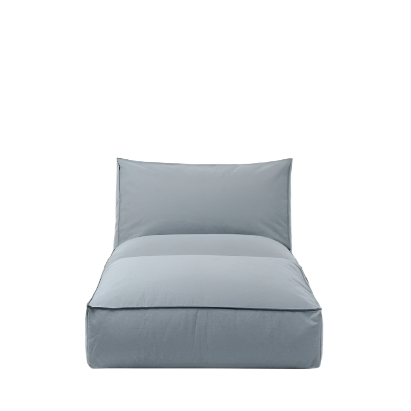 Outdoor Bett Stay "S" von Blomus inklusive gratis Schutzhülle in der Farbe Ocean mit dem Format 180cm auf 80cm