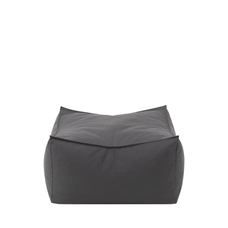 Outdoor Hocker Stay von Blomus inklusive gratis Schutzhülle in der Farbe Coal mit dem Format 60cm auf 60cm