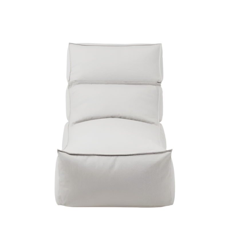Outdoor Lounger Stay von Blomus inklusive gratis Schutzhülle in der Farbe cloud mit dem Format 120cm auf 60cm