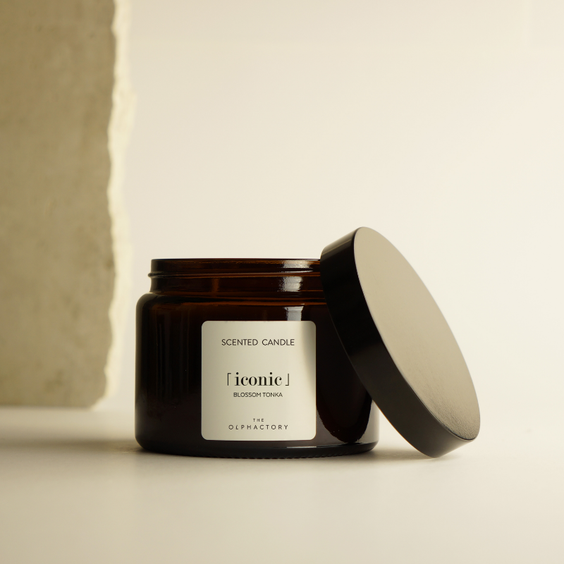 Duftkerze "ICONIC" - Blossom Tonka
