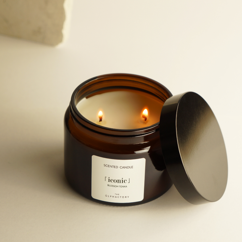 Duftkerze "ICONIC" - Blossom Tonka