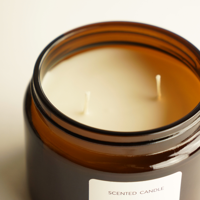 Duftkerze "RADIANT" Spiced Tangerine von The Olphactory – minimalistisches Glasdesign, ideal als Geschenk