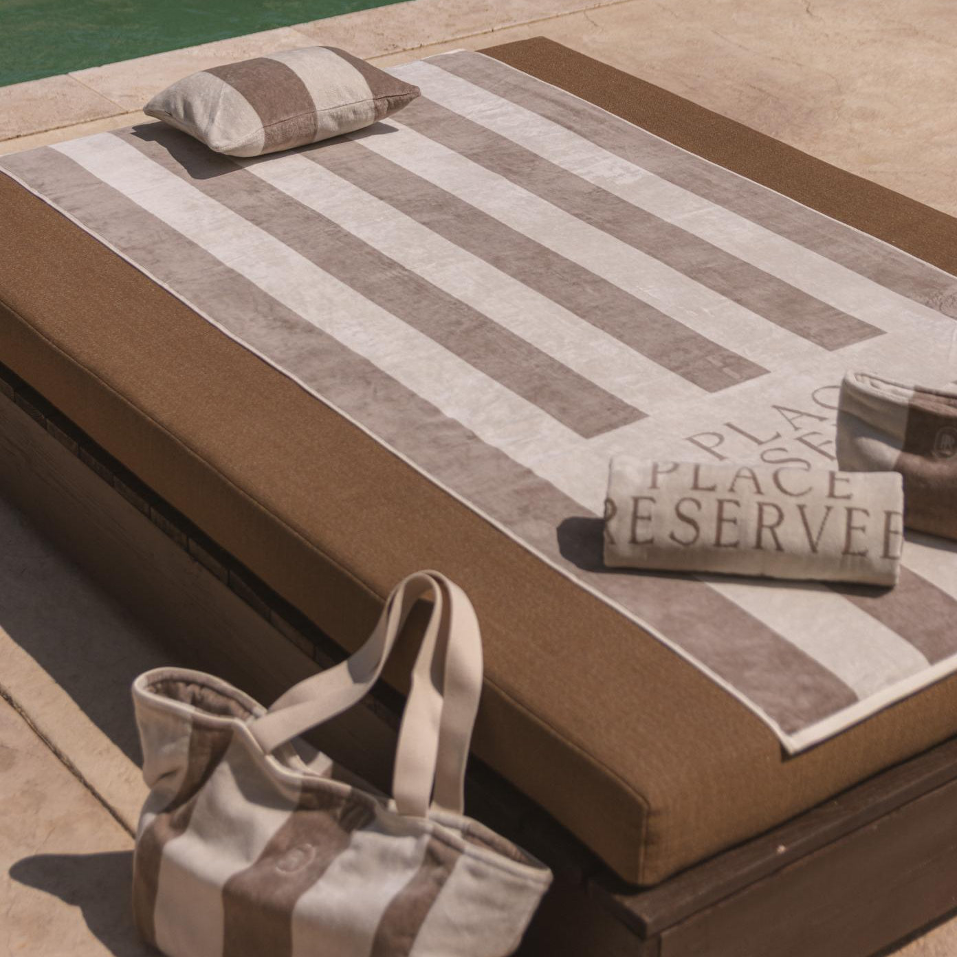 Strandhandtuch "PLACE RESERVEE" - 100x200cm