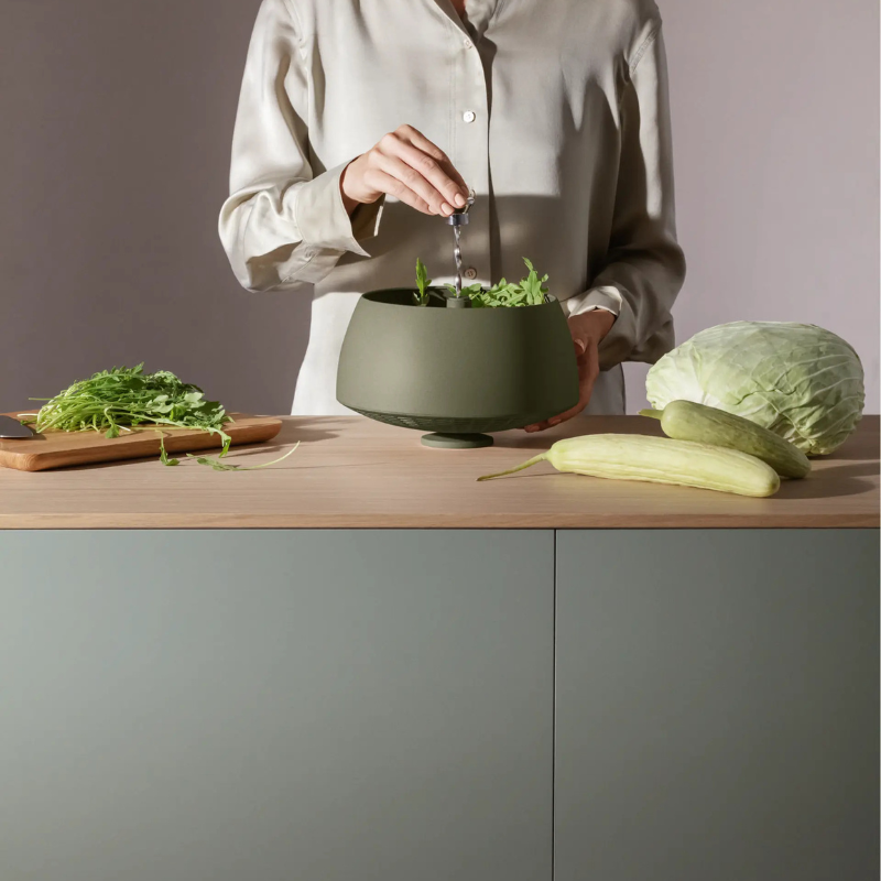 eva trio Green Tools Salatschleuder, Detailansicht Druckmechanismus